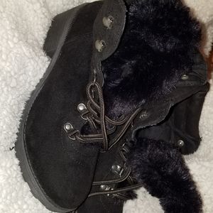 Rock and candy boots with fur tongue